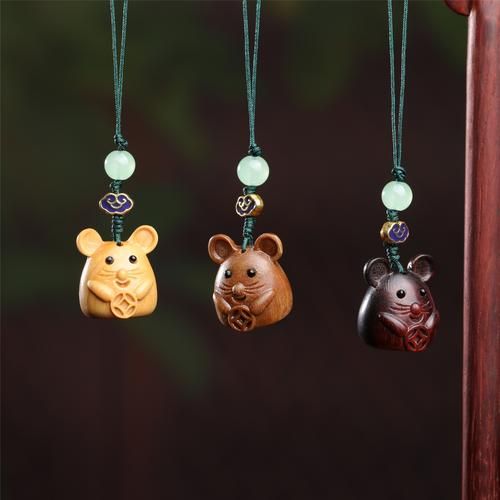 手机挂链属相檀木生肖鼠（檀木生肖鼠手机挂链怎么挑选？）