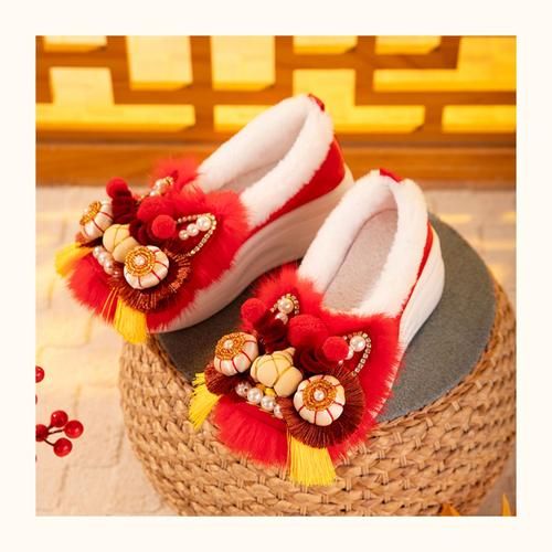 生肖属相鞋（属虎本命年要穿红鞋吗）