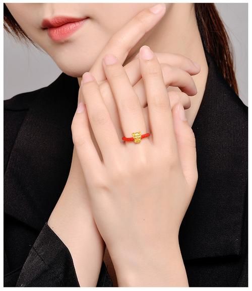 属相生肖佩戴戒指（属鼠戴戒指戴哪只手招财）