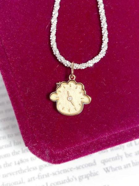 属相吊坠 生肖儿童羊（儿童羊生肖吊坠怎么选）