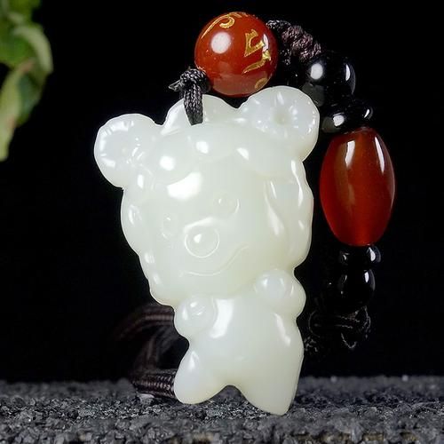 属相吊坠 生肖儿童羊（儿童羊生肖吊坠怎么选）