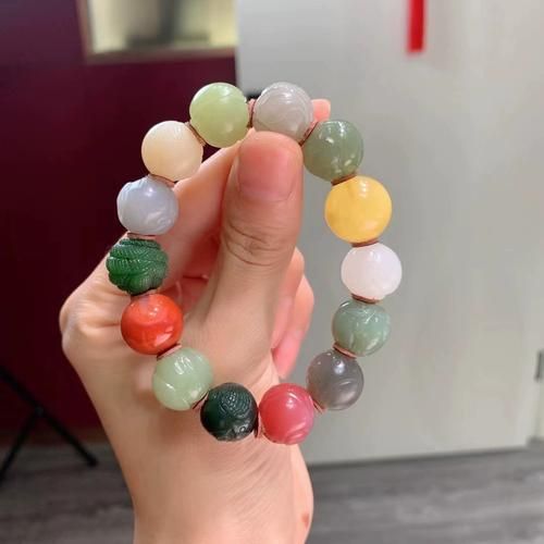 多宝生肖属相手链（多宝生肖属相手链适合什么材质）