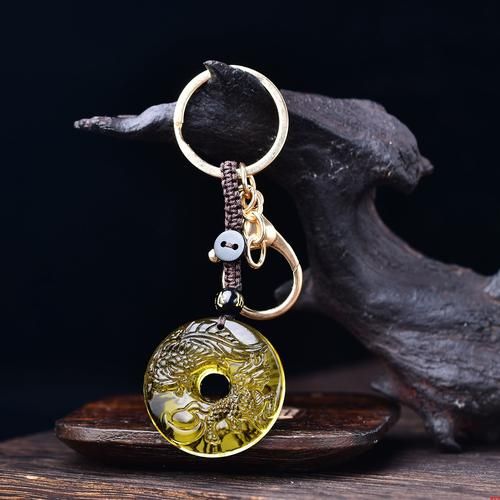 生肖龙女戴什么属相好（生肖龙女戴什么属相吊坠最开运）