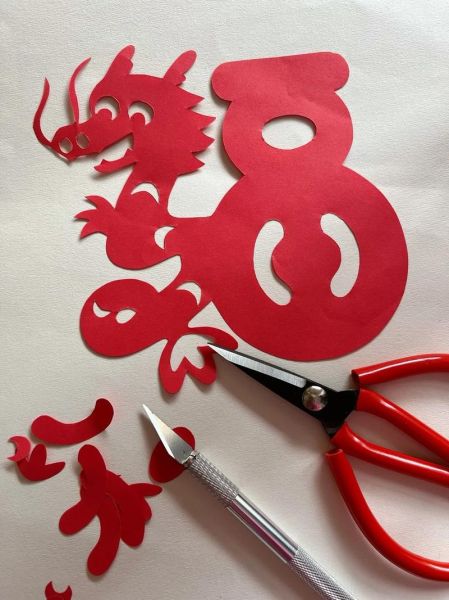 生肖龙属相剪纸（生肖龙属相剪纸简单步骤图解）