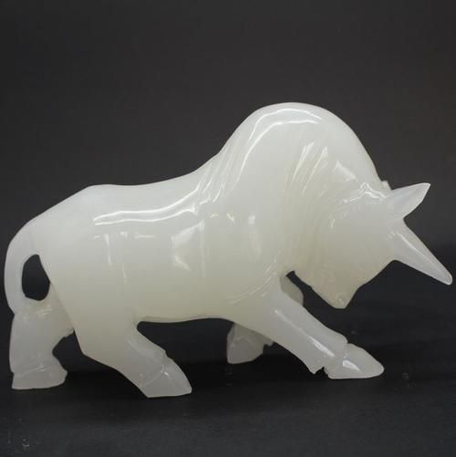 生肖属相玉石摆件（生肖属相玉石摆件选购全攻略）