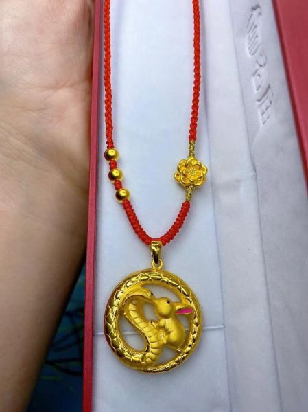 生肖兔和生肖蛇哪个属相命最好（生肖兔和生肖蛇谁命最好）