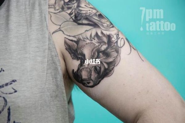 生肖属相手脖纹身（生肖属相手脖纹身图案大全）