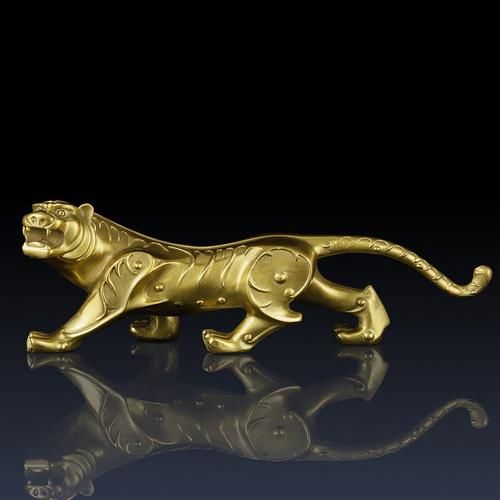 老虎生肖属相摆件（办公室风水老虎摆件如何摆放）