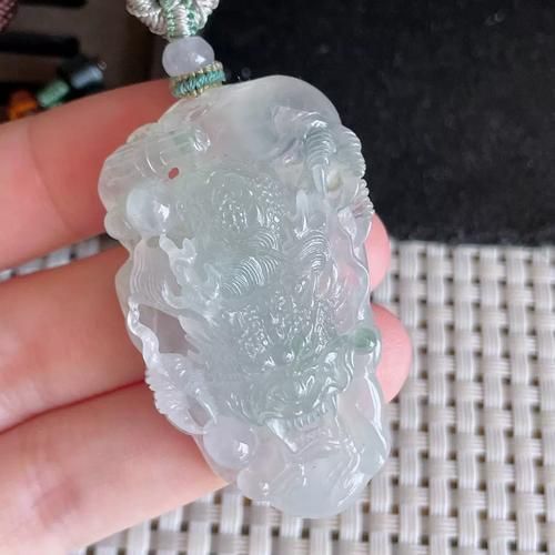 龙的生肖属相翡翠图片（龙的生肖翡翠图片大全有哪些款式？）