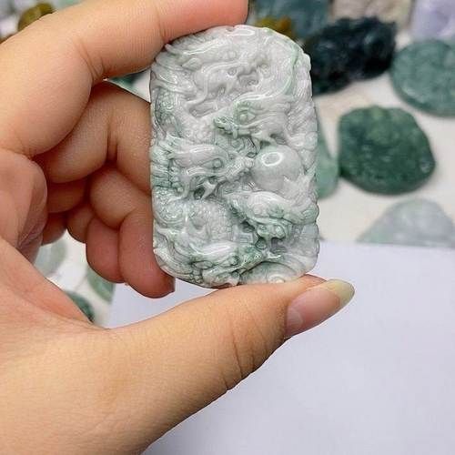 龙的生肖属相翡翠图片（龙的生肖翡翠图片大全有哪些款式？）