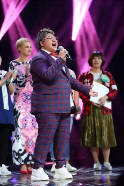 韩红生肖属相身高多少（韩红生肖属相身高是多少）