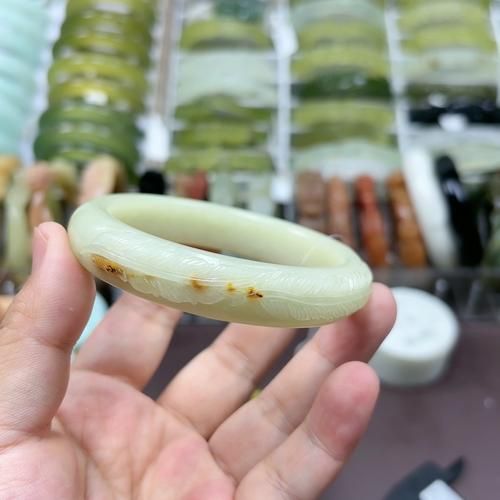 十二生肖属相手镯（十二生肖属相手镯选哪个最招财？）