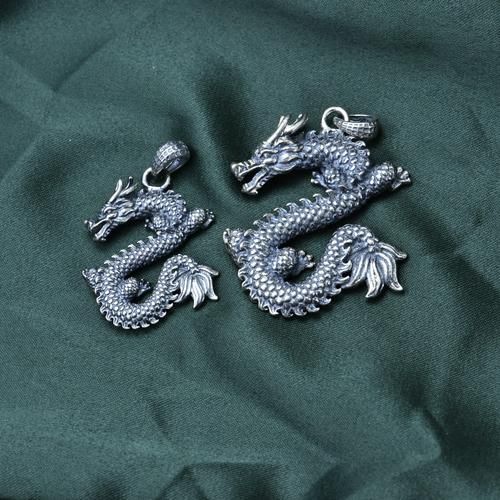 银饰生肖龙的属相（银饰生肖龙的属相适合什么人戴？）