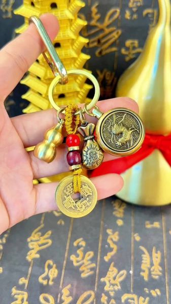 生肖属相车载摆件（生肖车载挂件哪个最旺）