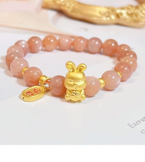 属相兔戴什么生肖（属兔戴什么生肖最旺）