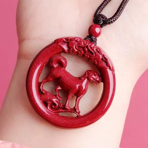 生肖狗属相牌(生肖狗属相牌戴哪只手才招财)