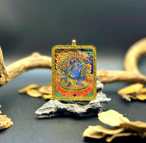 鸡生肖属相佛牌（属鸡适合戴什么本命佛不动尊菩萨）