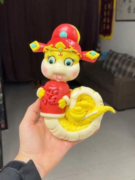 属相蛇的面食生肖（属蛇人适合吃什么生肖面食）